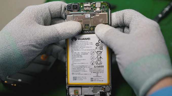 Huawei đã mua nguồn cung cấp trị giá 10 tỷ USD của Nhật Bản vào năm ngoái. Ảnh: Reuters