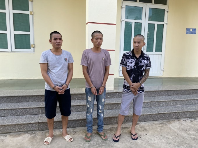 3 đối tượng (từ trái qua phải): Hòa, Ngọc, Chung. Ảnh: CA Thanh Hoá