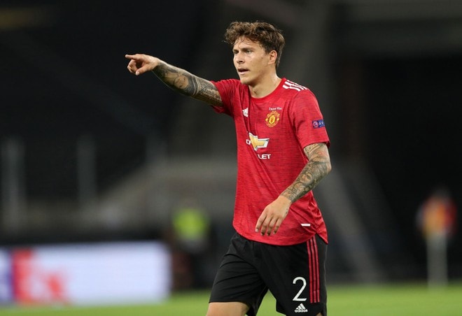 Trung vệ Victor Lindelof của Man United được cảnh sát tuyên dương vì hành động đẹp. Ảnh: internet.