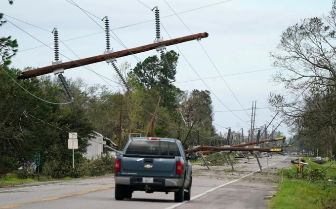 Ít nhất 6 người được báo cáo thiệt mạng do siêu bão Laura gây nên - Ảnh: Reuters