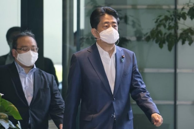 Thủ tướng Shinzo Abe đã làm việc liên tục 147 ngày trước khi phải nhập viện vì tình trạng sức khỏe - Ảnh: KAZUHIRO NOGI