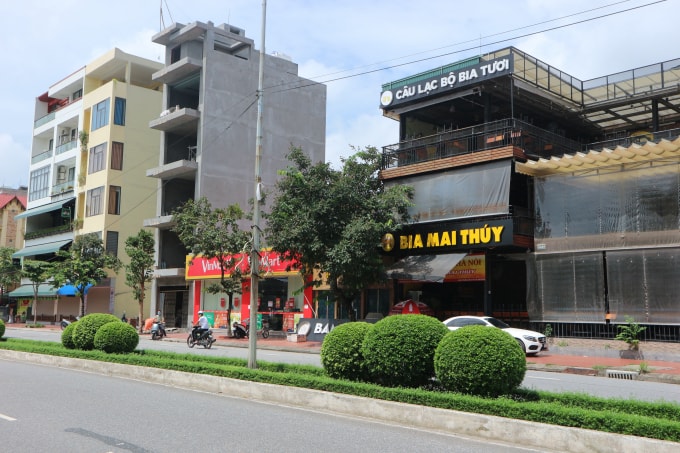 Một trong những nhà hàng trên đường Thanh Niên vẫn tạm dừng hoạt động