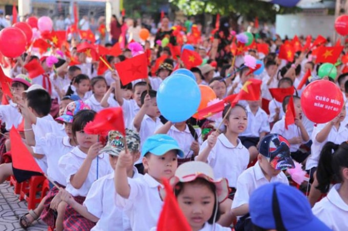 Lớp 1 năm nay dạy học bằng sách giáo khoa mới được kỳ vọng sẽ tạo nên chuyển biến tích cục trong giáo dục. Tuy nhiên, bối cảnh dịch COVID-19 đang đặt ra nhiều thách thức (ảnh nguồn internet).