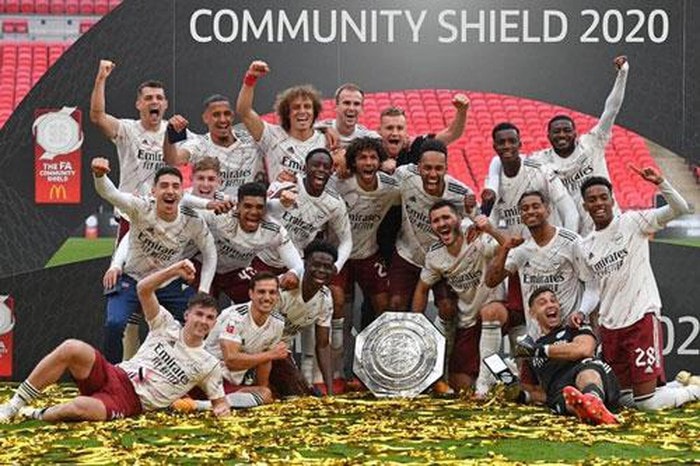 Câu lạc bộ Arsenal ăn mừng chiếN thắng. Ảnh: internet.