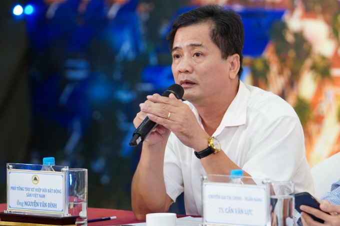 Ông Nguyễn Văn Đính, Phó Tổng thư ký Hiệp hội BĐS Việt Nam, Phó Chủ tịch kiêm Tổng thư ký Hội Môi giới BĐS Việt Nam.