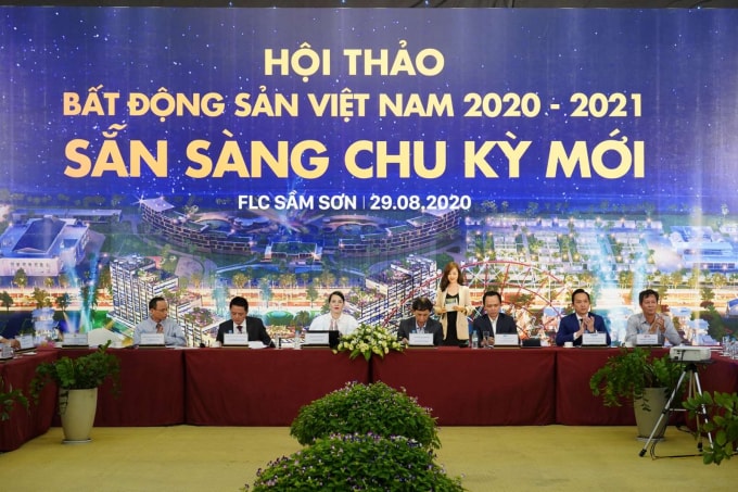 Toàn cảnh Toạ đàm.