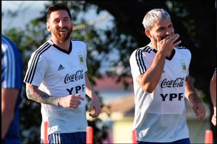 Tiền đạo Aguero với Messi có quan hệ rất thân thiết. Ảnh: internet.