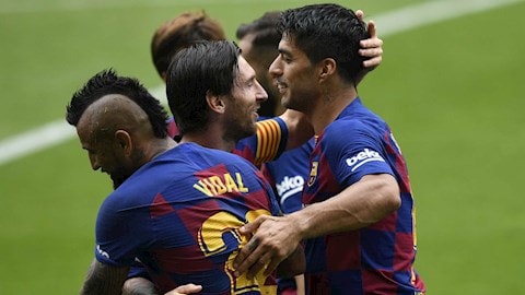 Cầu thủ Luis Suarez bất ngờ khuyên Messi ở lại Barca. Ảnh: internet.