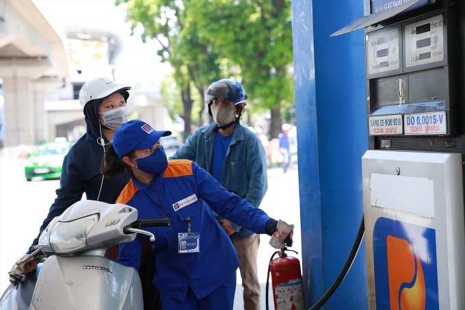 Giá xăng dầu hôm nay 2/9 giá dầu tiếp tục tăng. Ảnh: TL.