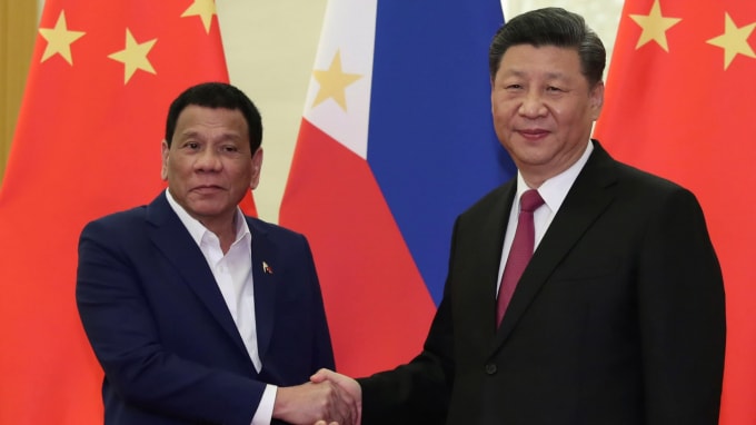 Tổng thống Philippines Rodrigo Duterte hội kiến Chủ tịch Trung Quốc Tập Cận Bình tại Đại lễ đường Nhân dân ở Bắc Kinh, Trung Quốc, vào tháng 4 năm 2019 - Ảnh: Reuters
