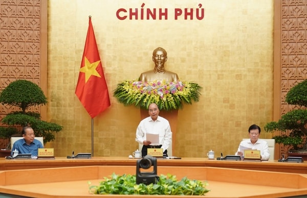 Thủ tướng Nguyễn Xuân Phúc chủ trì phiên họp Chính phủ chuyên đề xây dựng pháp luật tháng 8/2020. Ảnh: VGP