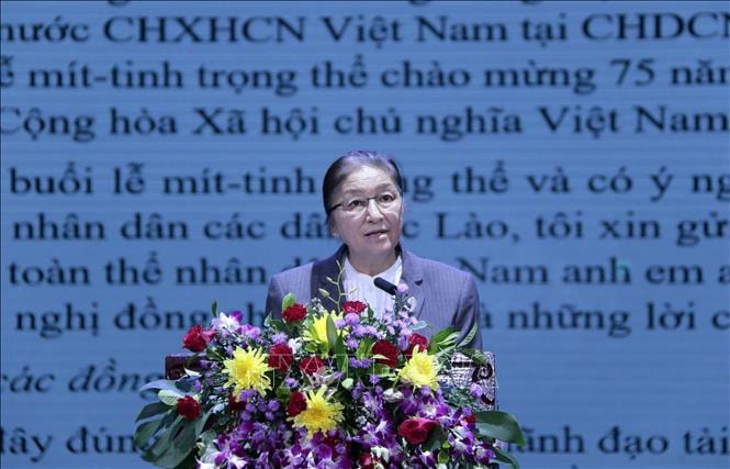 Chủ tịch Quốc hội Lào Pany Yathotou đọc diễn văn tại lễ mít tinh. Ảnh: TTXVN