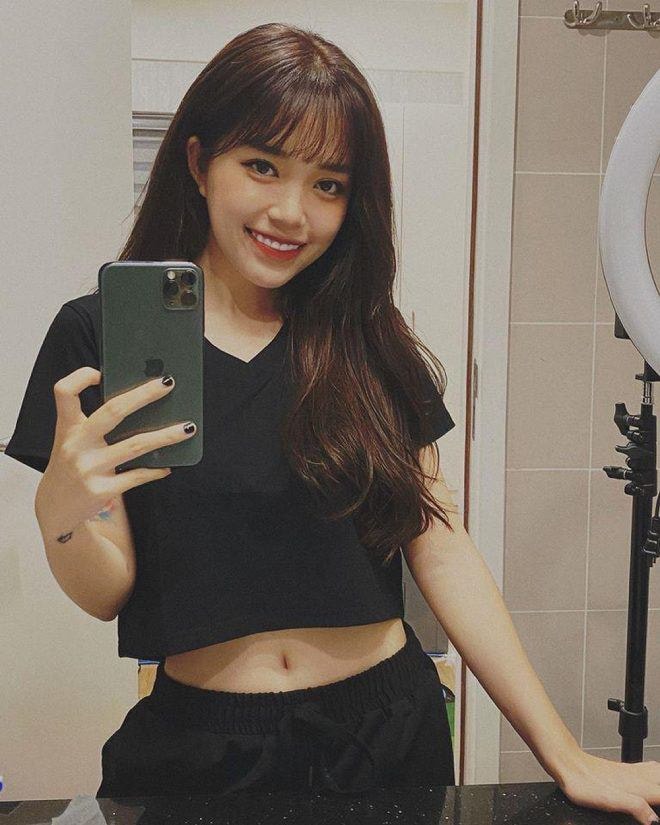 Cô nàng cũng liên tục dính đến hàng loạt scandal lớn nhỏ..