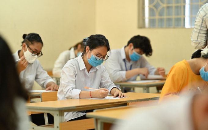 Các thí sinh thi môn Tiếng Anh kỳ thi tốt nghiệp THPT 2020 đợt 2. Ảnh: TL.