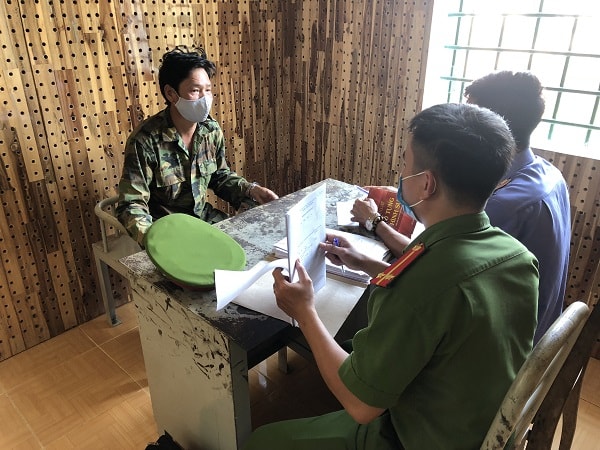 Vi Đức Sao tại cơ quan Công an