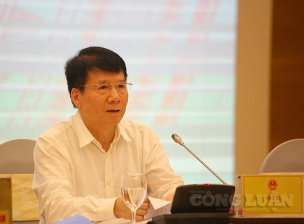 Thứ trưởng Bộ Y tế Trương Quốc Cường tại cuộc họp báo Chính phủ thường kỳ