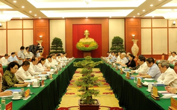Tập thể Bộ Chính trị làm việc với Ban Thường vụ Thành ủy Thành phố Hồ Chí Minh