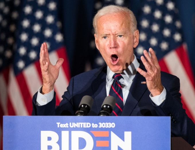 Thăm dò của Morning Consult cho thấy, Joe Biden đang dẫn trước Donald Trump ở những bang chiến trường - Ảnh: Reuters
