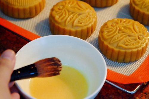 quết bánh