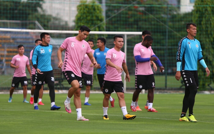 Hậu vệ Đoàn Văn Hậu dính chấn thương trong một buổi tập của Hà Nội FC. Ảnh: internet.