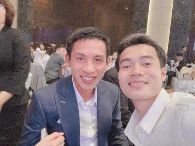 Hình ảnh Văn Toàn chụp cùng Hùng Dũng trong buổi sinh nhật. Ảnh: internet.