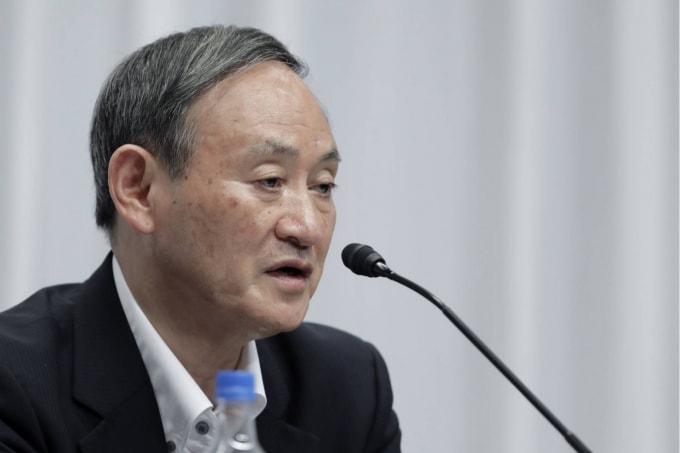 Yoshihide Suga. Ảnh: BLOOMBERG