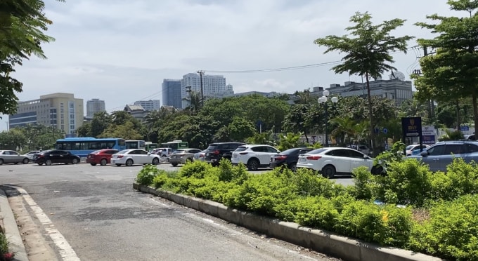 Tận dụng đất dự án làm bãi xe