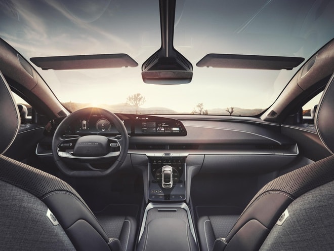 Bên trong khoang lái Lucid Air 2 môtơ điện. Ảnh: TL