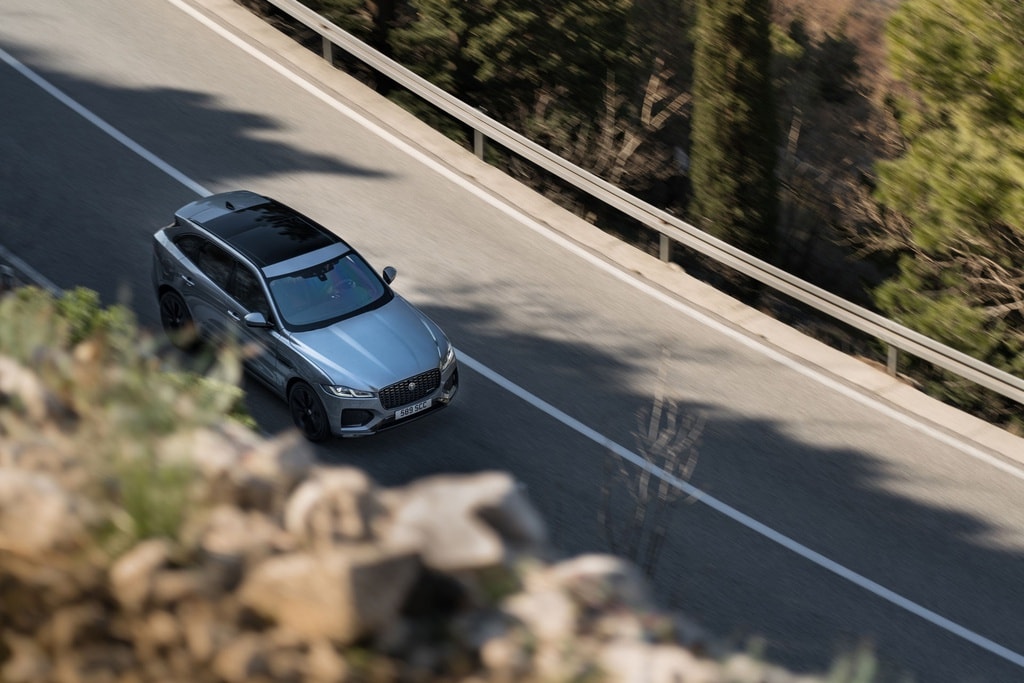 Jaguar F-Pace 2021. Ảnh: TL