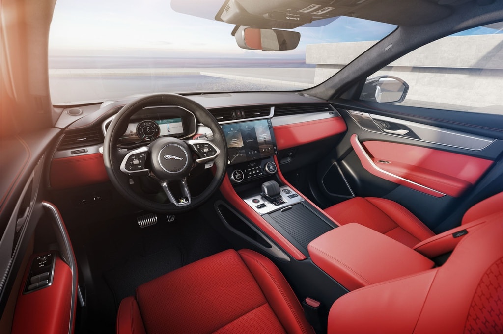 Khoang lái Jaguar F-Pace 2021. Ảnh: TL