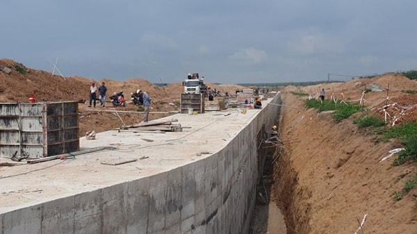 Khu tái định cư Lộc An - Bình Sơn đang gấp rút thi công, phục vụ phóng mặt bằng dự án sân bay Long Thành. Ảnh: TNO