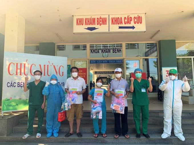 Càng ngày có nhiều bệnh nhân COVID -19 được xuất viện (ảnh TL).