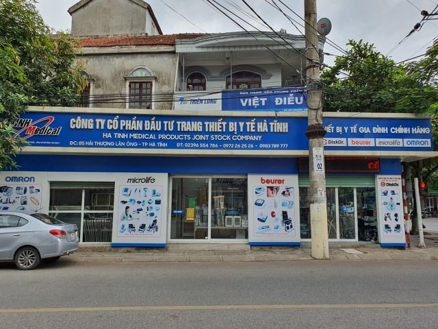 Công ty thiết bị y tế Hà Tĩnh, do bà Mai Thị Hoa - Giám đốc, là người đại diện theo pháp luật, có địa chỉ tại 85 đường Hải Thượng Lãn Ông - TP Hà Tĩnh.