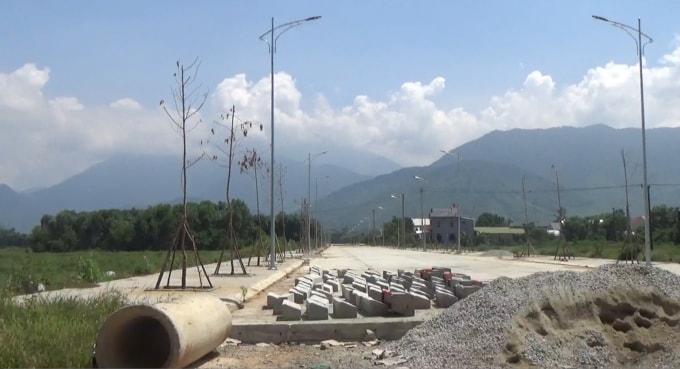 Dự án đầu tư đường nối từ quốc lộ 1A vào vườn quốc gia Bạch Mã, huyện Phú Lộc, tỉnh Thừa Thiên Huế.