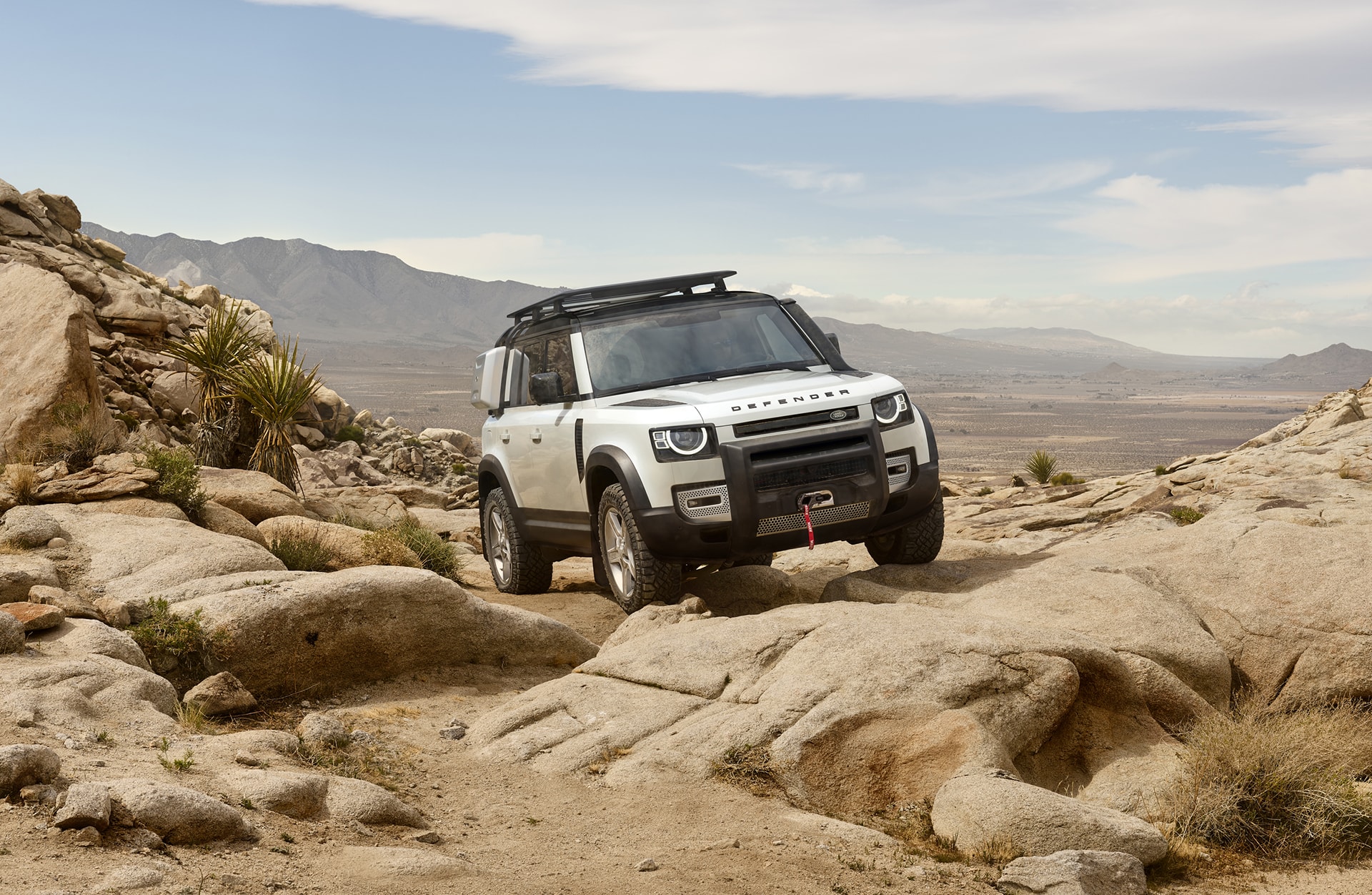 Land Rover Defender mới ra mắt tại Việt Nam. Ảnh: TL