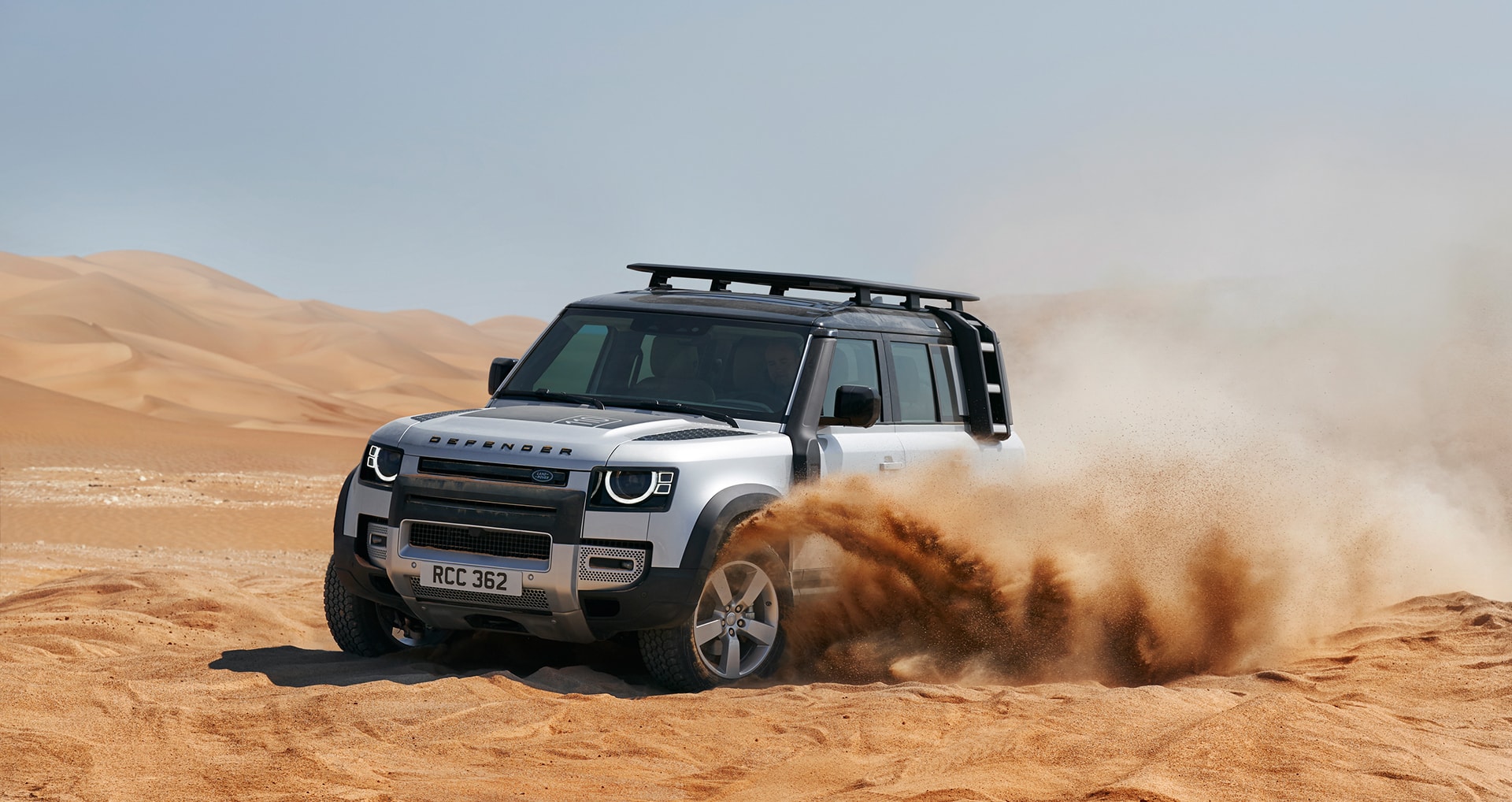 Land Rover Defender. Ảnh: TL