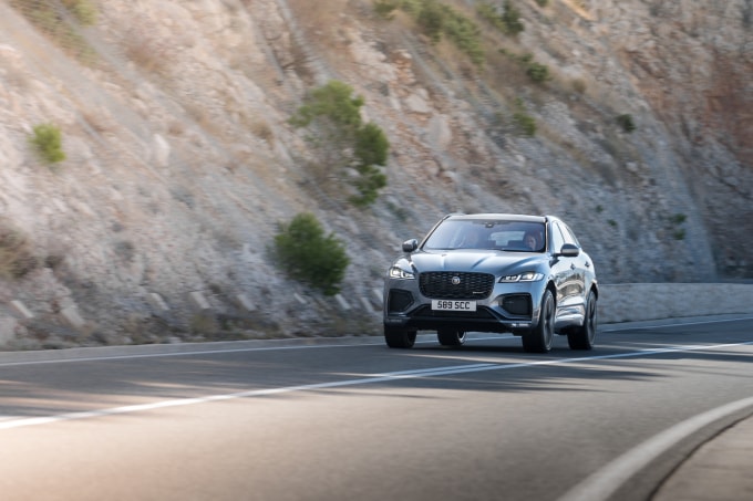 Jag_F-PACE_21MY_36_Location_Driving_150920_HR_DSC01083-5