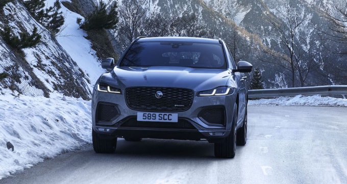 Jag_F-PACE_21MY_Location_Driving_150920_SI_025_GLHD