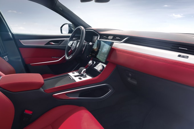Jag_F-PACE_21MY_Location_Interior_05_150920