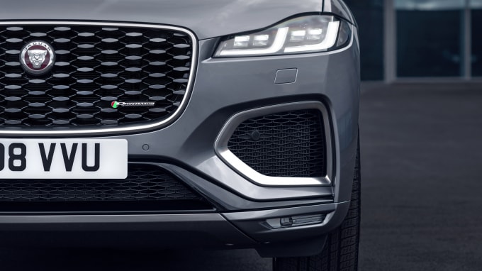 Jag_F-PACE_21MY_Location_Static_04_Detail_150920