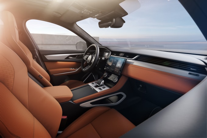 Jag_F-PACE_21MY_Studio_Interior_Tan_02_150920