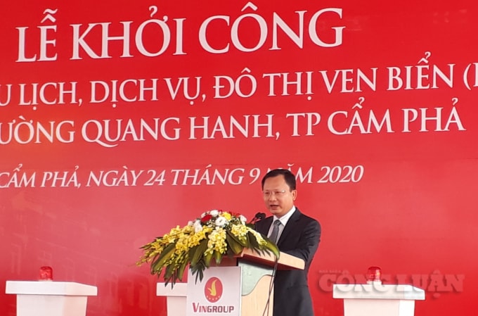 Ông Cao Tường Huy, Phó Chủ tịch Thường trực UBND tỉnh Quảng Ninh phát biểu tại Lễ khởi công Khu đô thị ven biển Quang Hanh. Ảnh: Nguyễn Quân.