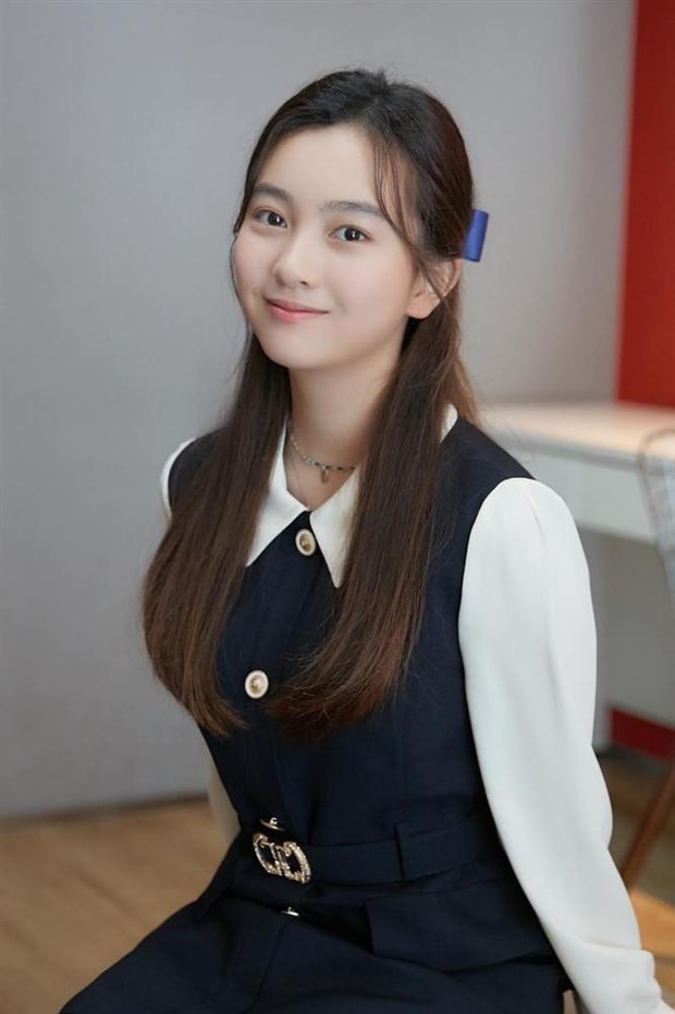 Thay đổi từ hình ảnh nhóc con bụ bẫm đáng yêu, Kal So Won giờ ra dáng thiếu nữ.