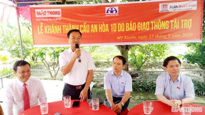 Ông Nguyễn bá Kiên, Tổng Biên tập Báo Giao thông bày tỏ vui mừng khi cầu An Hòa 10 do Báo Giao thông tài trợ hoàn thành và đưa vào sử dụng, góp phần phát triển kinh tế - xã hội của địa phương.