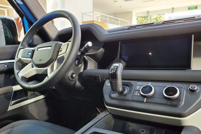 Nội thất của Land Rover Defender 2020. Ảnh: TL