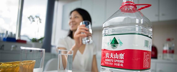 Nongfu Spring đã giúp chủ tịch công ty này trở thành người giàu thứ 3 thế giới. Ảnh: Sidel.