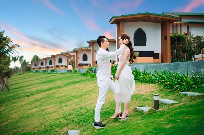 Xuất hiện loạt hình ảnh Quỳnh Nga tình tứ cùng người anh em thân thiết Việt Anh khiến dân cư mạng xôn xao.