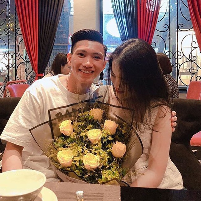 Chuyện tình cảm của Văn Hậu đang được rất nhiều người hâm mộ quan tâm. Ảnh: internet.