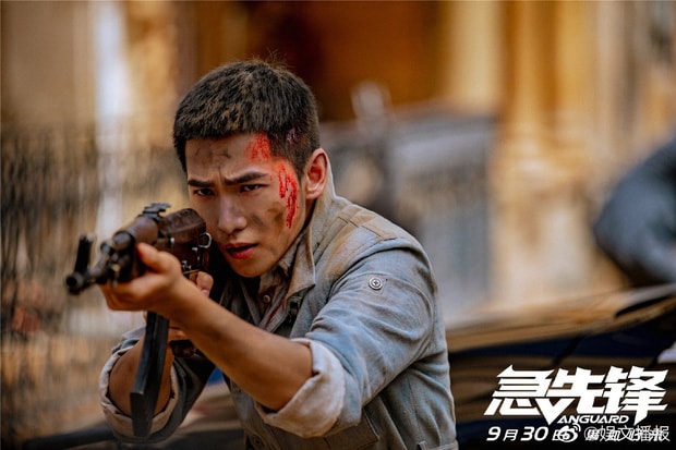 Dương Dương rũ bỏ hoàn toàn hình tượng nam chính ngôn tình để hóa thân vào xuất sắc vào những thước phim hành động chất lừ của