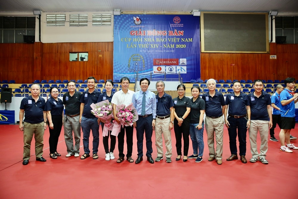 Các Trọng tài của Giải đã làm việc công tâm và nghiêm túc trong ba ngày diễn ra các cuộc tranh tài. Ảnh: Sơn Hải